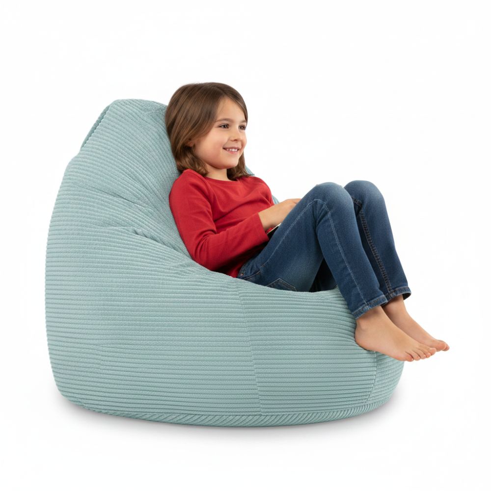 Sitzsack Flumpy L salbei mädchen sitzt drauf