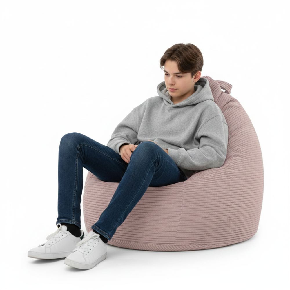 Sitzsack Flumpy Dune XL altrose teenager sitzt drauf