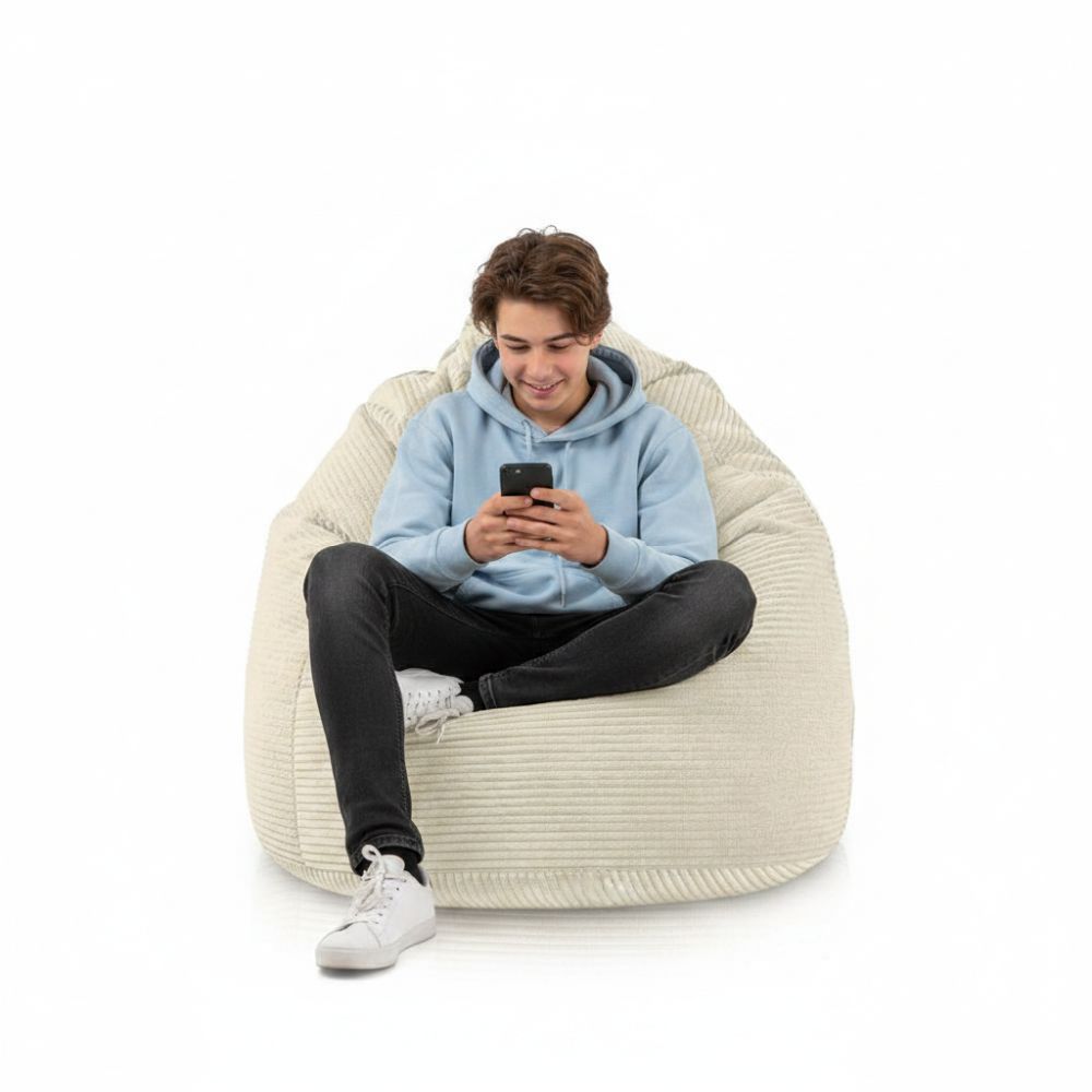 Sitzsack Flumpy Dune XL beige teenager am handy