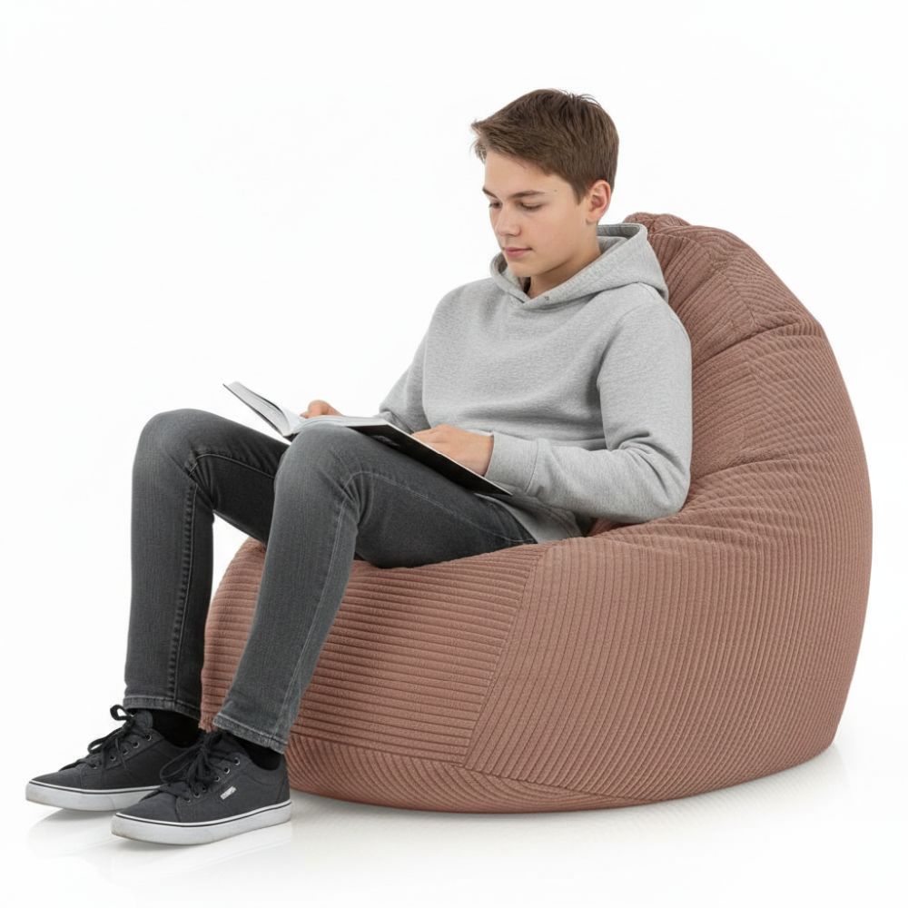 Sitzsack Flumpy Dune XL terracotta teenager sitzt drauf