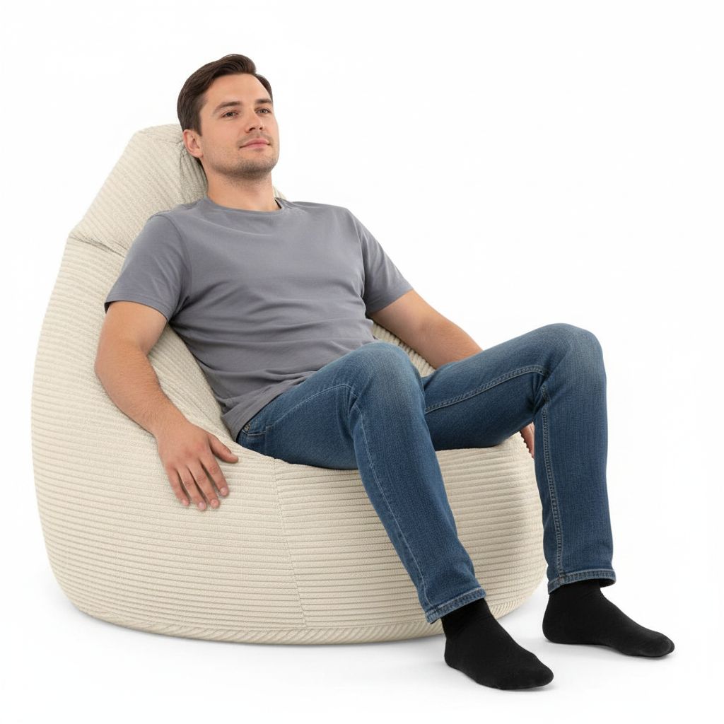 Sitzsack Flumpy Dune XXL beige Mann sitzt drauf